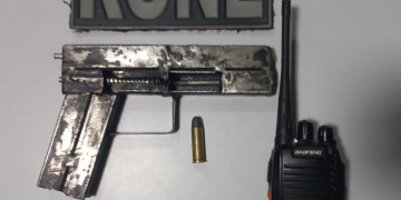 Adolescente de 12 anos é apreendido com rádio comunicador e arma caseira em Teresina; alegou ser do PCC