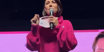 Michelle cita louvor em meio à prisão de Bolsonaro: 