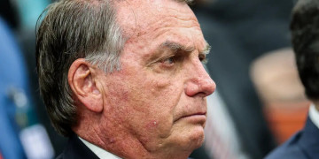 Risco de fuga e pressão política sustentam prisão preventiva de Bolsonaro, dizem juristas