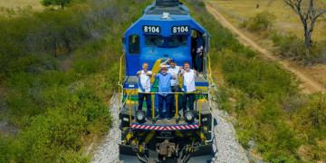 Lula anuncia R$ 1,4 bilhão para a Transnordestina e confirma início da operação pelo Piauí em 2025