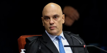 Moraes vota para condenar Bolsonaro e mais 7 réus por trama golpista