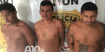 Trio conhecido como 