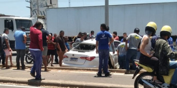 Homem perde controle da direção e morre após bater carro contra poste na BR-316, em Teresina; VÍDEO!