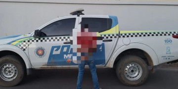 Homem é preso após invadir casa e ameaçar incendiar residência da ex-companheira no Piauí; vítima dormia no momento da invasão