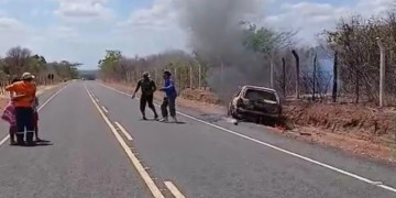 Vendedor de tapioca morre carbonizado após carro pegar fogo em acidente no Piauí