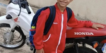 Criança morre após parte de muro cair sobre ela no interior do Piauí; teria subido na estrutura