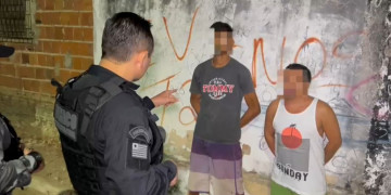 “Se voltarem a pichar vão passar o Natal na cadeia”, diz delegado a suspeitos no litoral do Piauí; VÍDEO!