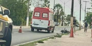 Jovem morre após perder controle de moto e bater violentamente contra poste no Sul do Piauí