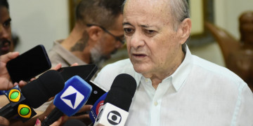 Em carta, prefeito Sílvio Mendes critica serviços e determina penalização da Águas de Teresina
