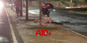 Motociclista morre após perder controle de veículo e bater em árvore no Centro de Teresina