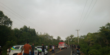 Três pessoas morrem após colisão entre carro e motos no interior do Piauí