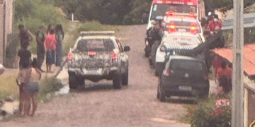 Briga entre vizinhos termina com homem ferido por golpes de faca no Piauí; suspeito foi preso na ocorrência