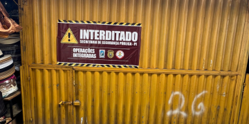 Trailer, que era usado para depósito e comercialização de entorpecentes, é interditado em Teresina