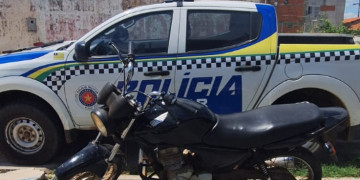 Polícia Militar apreende veículo roubado, armas de fabricação caseira e drogas durante ocorrência de violência doméstica no Piauí