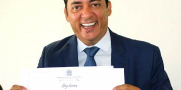 Contrato de R$ 4,3 milhões da Prefeitura de Riacho Frio é investigado por suspeita de superfaturamento de quase 600% no transporte escolar