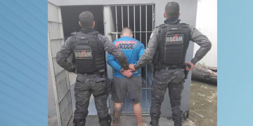 Suspeito de tráfico de drogas é preso com arma de fogo e R$ 9 mil em espécie na zona Sul de Teresina