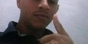 Jovem morto na frente da namorada em bar pode ter sido confundido por criminosos em Teresina, diz delegado