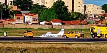 Avião de pequeno porte faz pouso forçado em Teresina