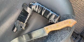 Adolescente é apreendido suspeito de participar de 'arrastões' em Teresina; tentou fugir com outro indivíduo em motocicleta