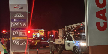 Homem morre eletrocutado após carreta pegar fogo na BR-343, em Teresina; VÍDEO!