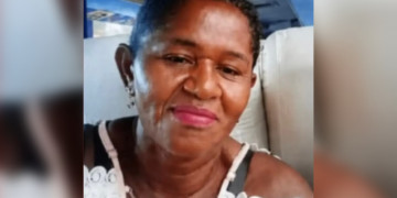 Mulher é morta com golpe de faca dentro de residência no Piauí; suspeito é parente do marido da vítima
