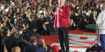 Lula critica elite por falta de investimento em educação e relembra combate à pobreza no Piauí