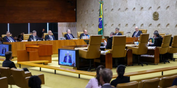 Julgamento no STF sobre Moraes é adiado após pedido de vista de Flávio Dino