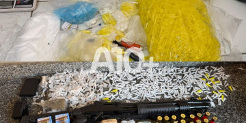 Polícia prende oito pessoas e apreende drogas, armas e dinheiro no Piauí; investigação aponta movimentação de R$ 445 mil