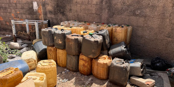 SSP-PI apreende mais de 840 litros de combustível em depósito clandestino durante operação em Teresina