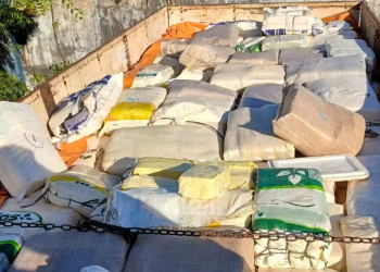 PRF apreende 6 mil quilos de queijo transportados em sacos de adubo e sem refrigeração no Maranhão