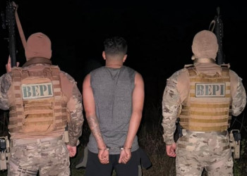 Polícia Militar apreende arma e drogas durante patrulhamento em Água Branca