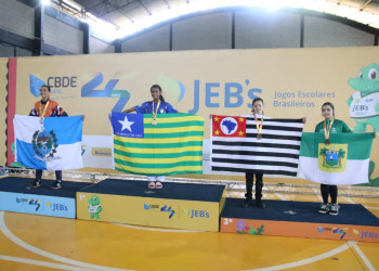 Estudante da rede estadual conquista ouro no karatê nos JEBs 2025