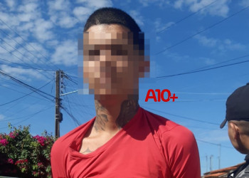 Polícia apreende adolescente suspeito de matar homem em bar no Piauí; lâmina da faca ficou cravada no corpo da vítima