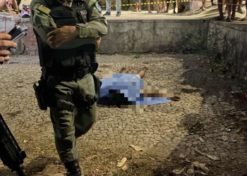 Jovem de 24 anos é assassinado a tiros em praça da zona Sul de Teresina; suspeito fugiu do local