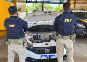 PRF apreende veículo adulterado durante fiscalização na BR-230 em Floriano