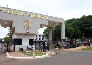 Remédios são levados para Bolsonaro, preso preventivamente em Brasília