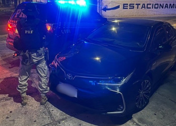 PRF recupera no Piauí carro com registro de roubo no RJ; motorista alegou desconhecer origem ilícita do veículo