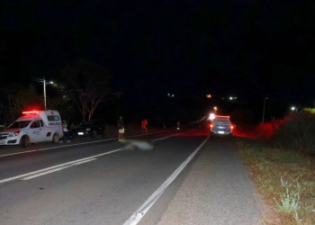 Homem morre em colisão entre carro e moto no interior do Piauí; motorista não foi localizado
