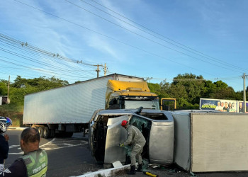 Colisão entre carreta e caminhão deixa uma pessoa ferida no interior do Piauí