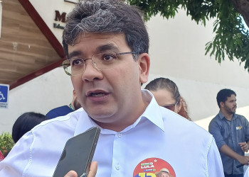 Rafael Fonteles vota em Teresina e diz estar confiante em “virada histórica” de Lula