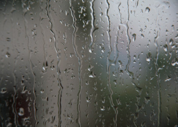Capitais do país terão chuvas isoladas e céu nublado no Réveillon