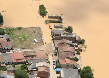 Cidades baianas atingidas pelas chuvas recebem hoje novos recursos