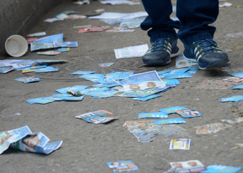 Candidatos já gastaram quase R$ 700 milhões em material impresso; veja ranking das despesas