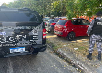 Carro roubado é encontrado no estacionamento do Hospital do Buenos Aires em Teresina