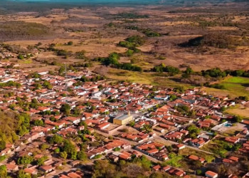 TCU mantém condenação e cobra mais de R$ 480 mil de ex-prefeito por obra de estrada sem utilidade nenhuma