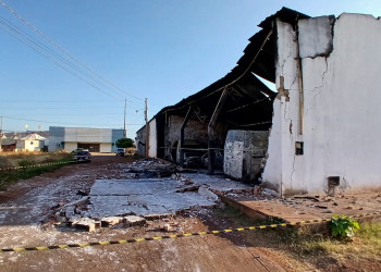 Incêndio de grande proporção atinge galpão e destrói 14 veículos no Piauí