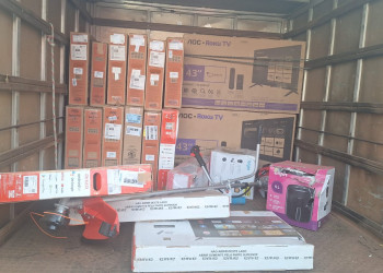 Polícia apreende caminhonete com carga avaliada em R$ 50 mil furtada de loja no interior do Piauí