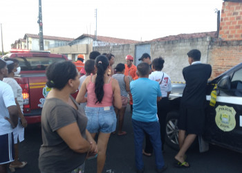 Após perseguição, adolescente é baleado e morto em cima de telhado de casa na zona Sul de Teresina