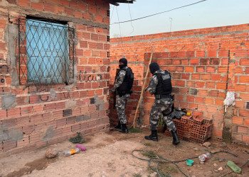 Polícia cumpre mandados e mira quadrilha especializada no roubo de veículos em Teresina