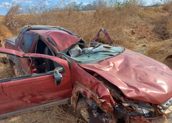 Idoso morre após perder controle do volante, tombar e sair da pista no interior do Piauí